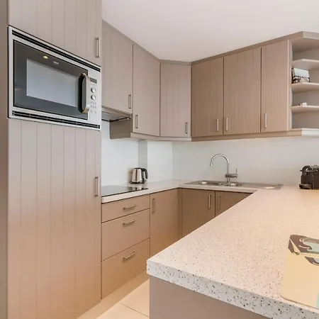 Apartment Gelijkvloers Zeedijk - Lichtrijk En Modern *